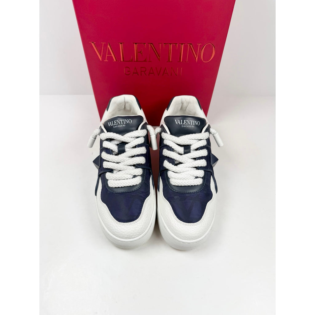 Size 40EU/7US - Valentino Garavani One Stud Sneakers