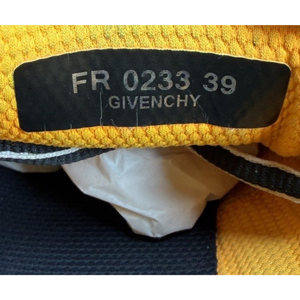 Size 39EU/6US - Givenchy TK-MX Runner