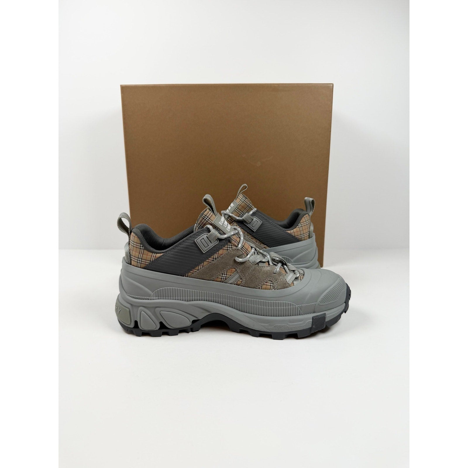 Size 42EU/9US - Burberry Arthur Grey Check Sneakers