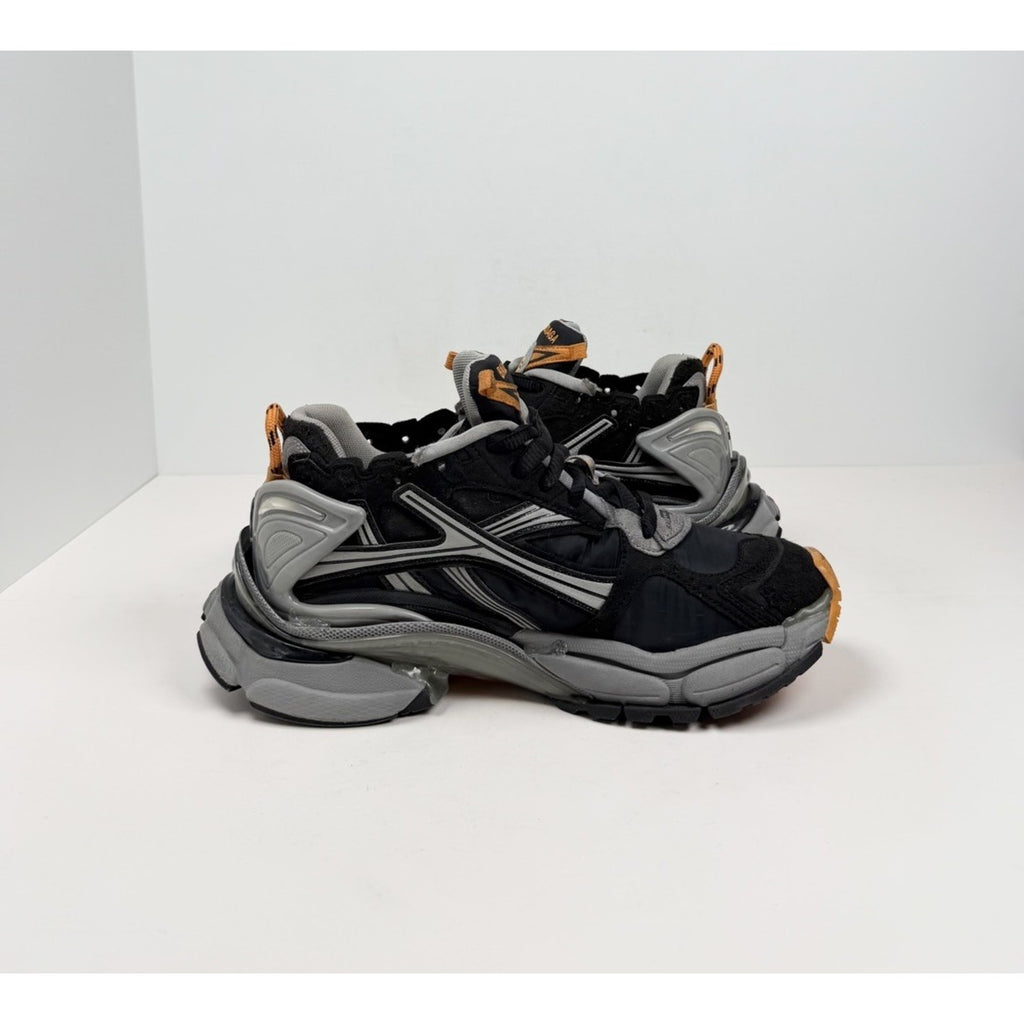 Size 39EU/6US - Balenciaga Runner Distressed