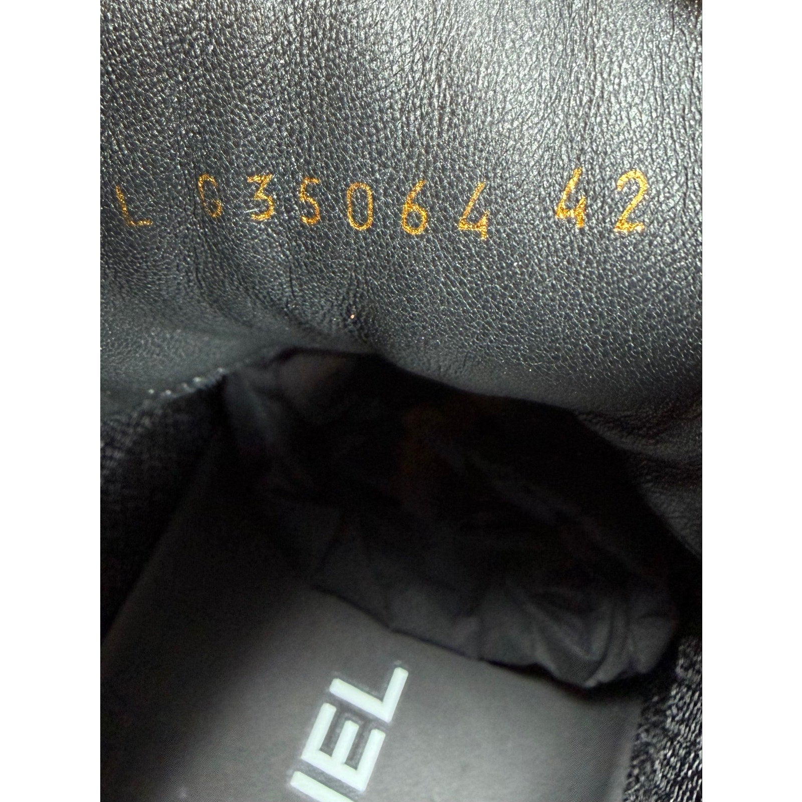 Size 42EU/9US - Chanel Interlocking High Top NEW