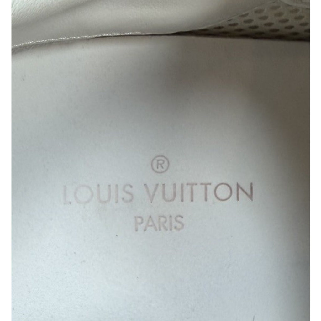 Size 7LV/8US - Louis Vuitton Run Away White Monogram
