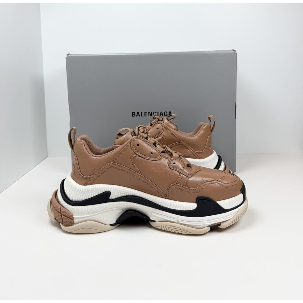 Size 40EU/7US- Balenciaga Triple S NEW