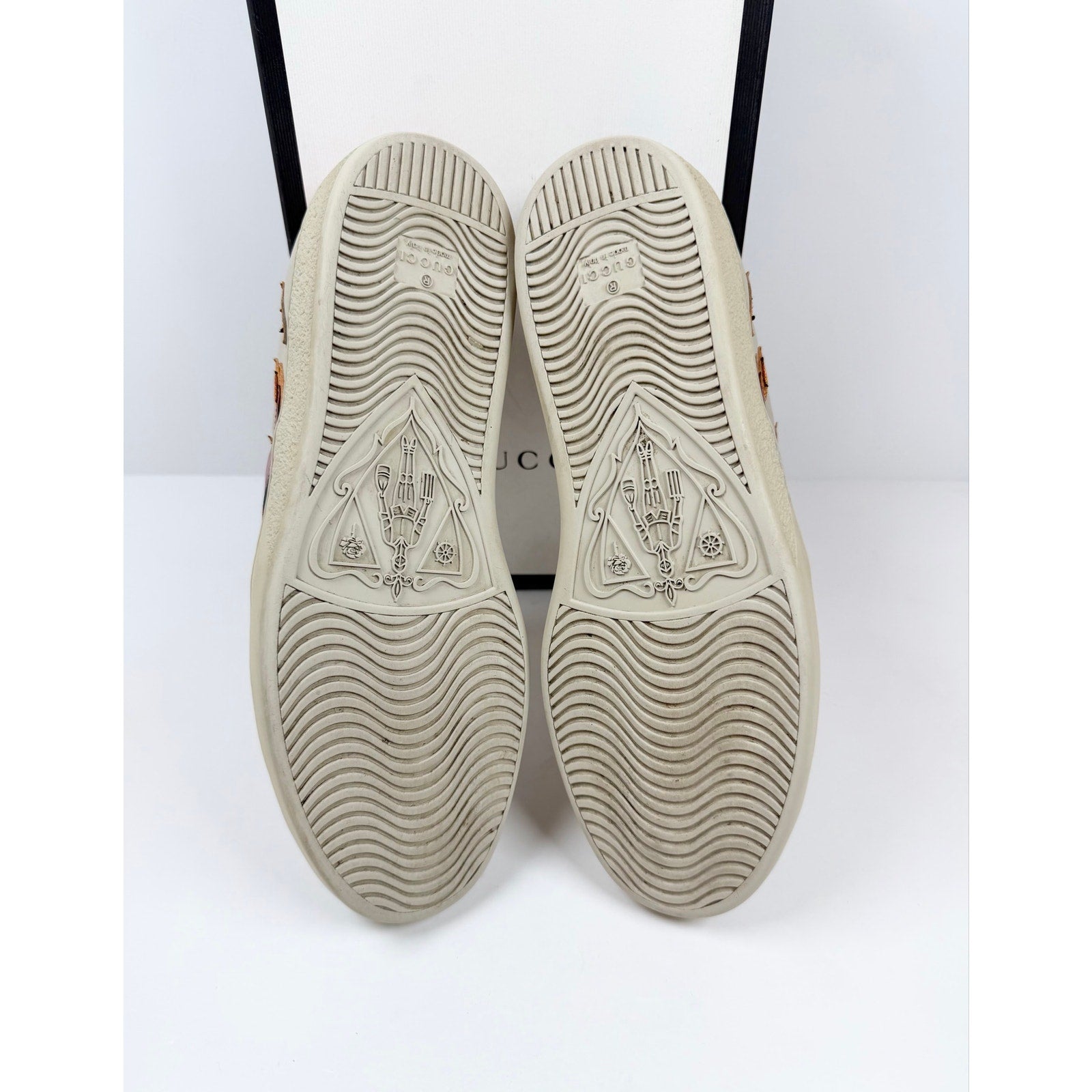 Size 9.5US - Gucci Ace Flames