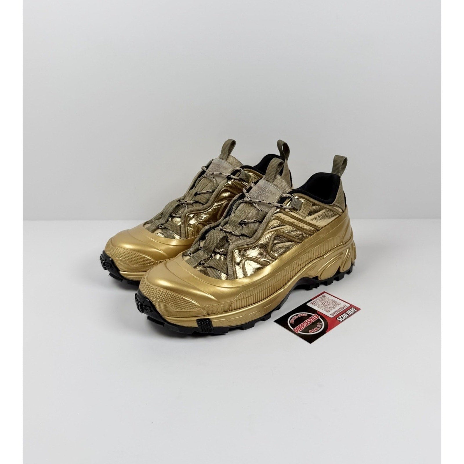 Size 41EU/8US - Burberry Arthur Gold Sneakers