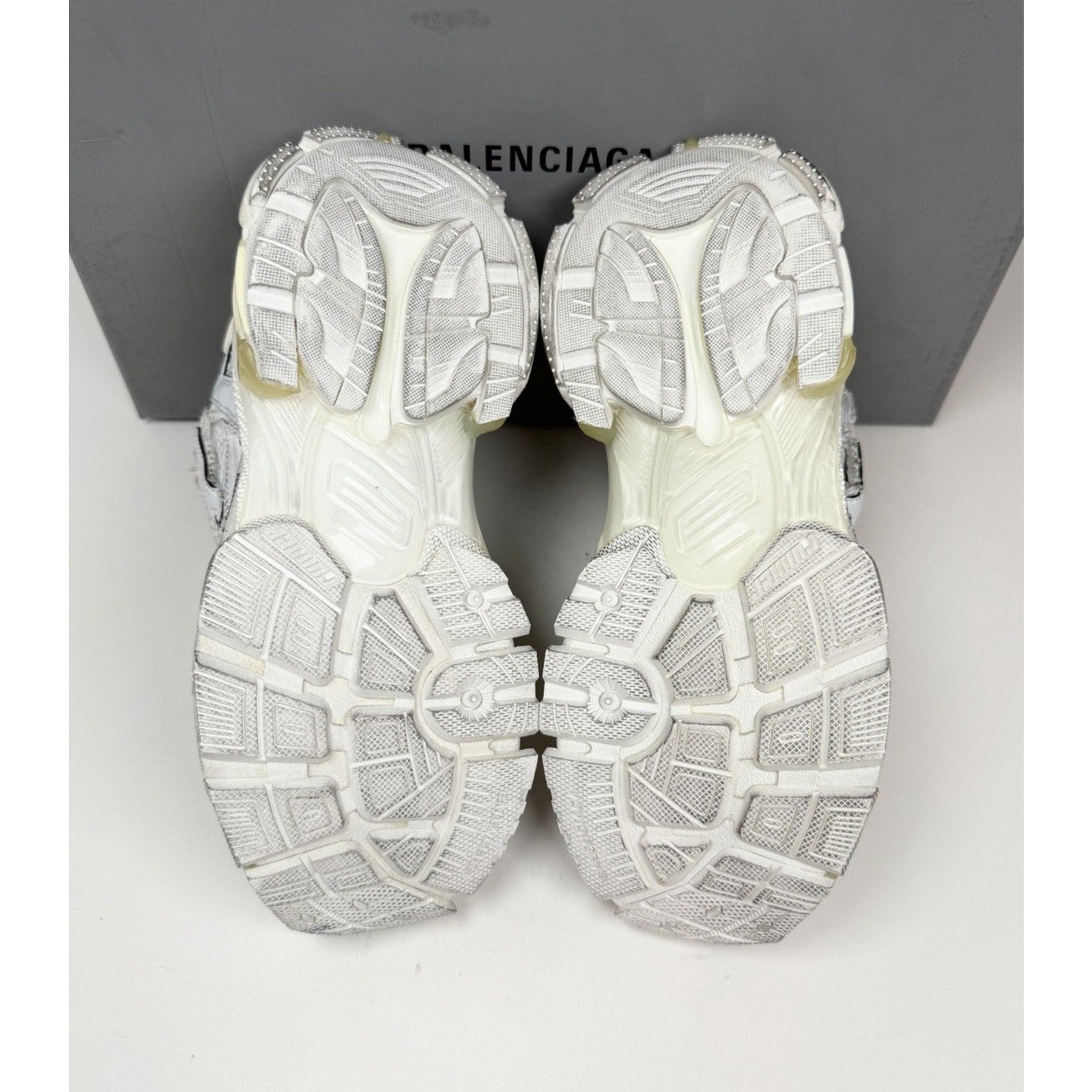 Size 34EU/4W - Balenciaga Runner White Distressed NEW