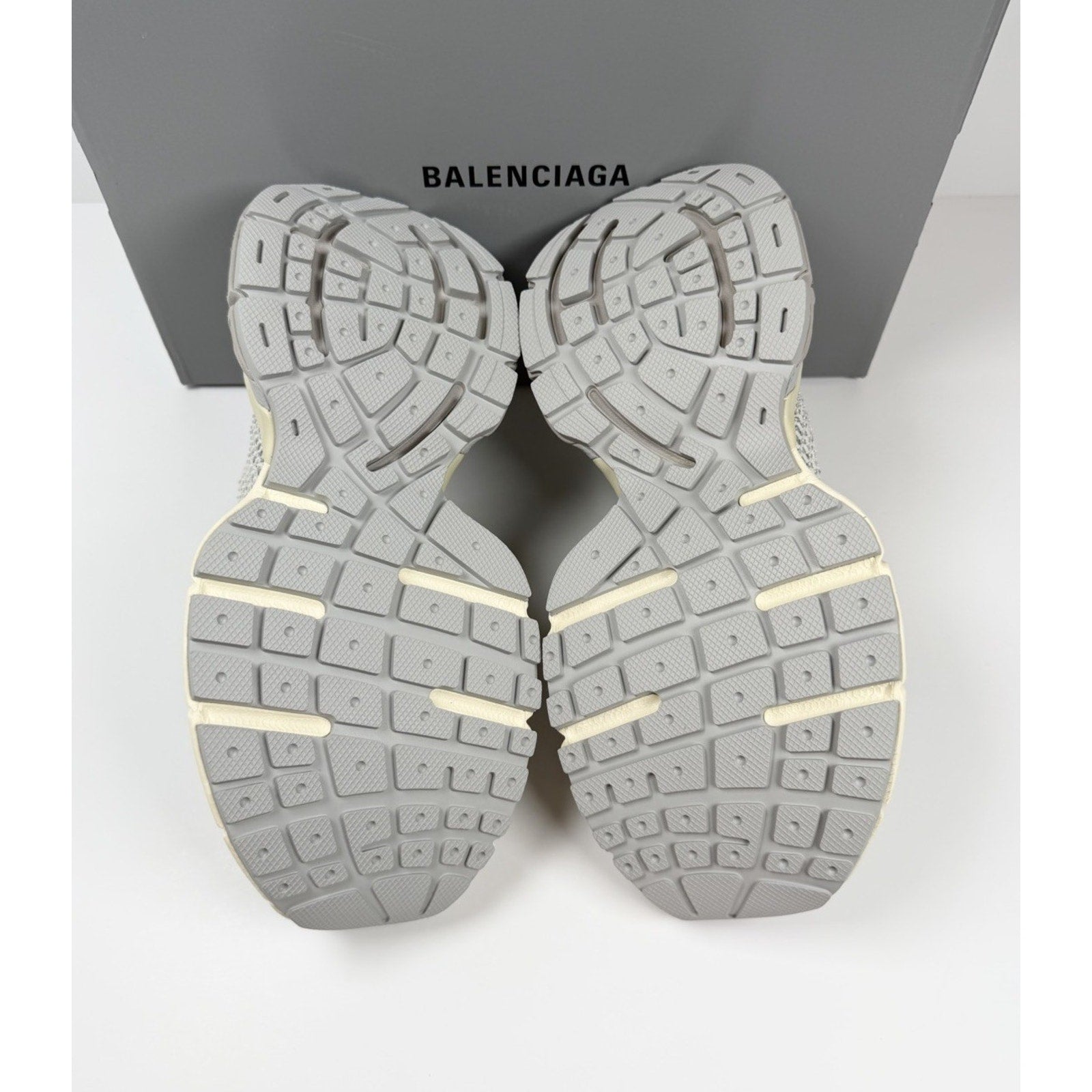 Size 41EU/8US - Balenciaga 3XL Fishnet NEW/RETAIL $1,650