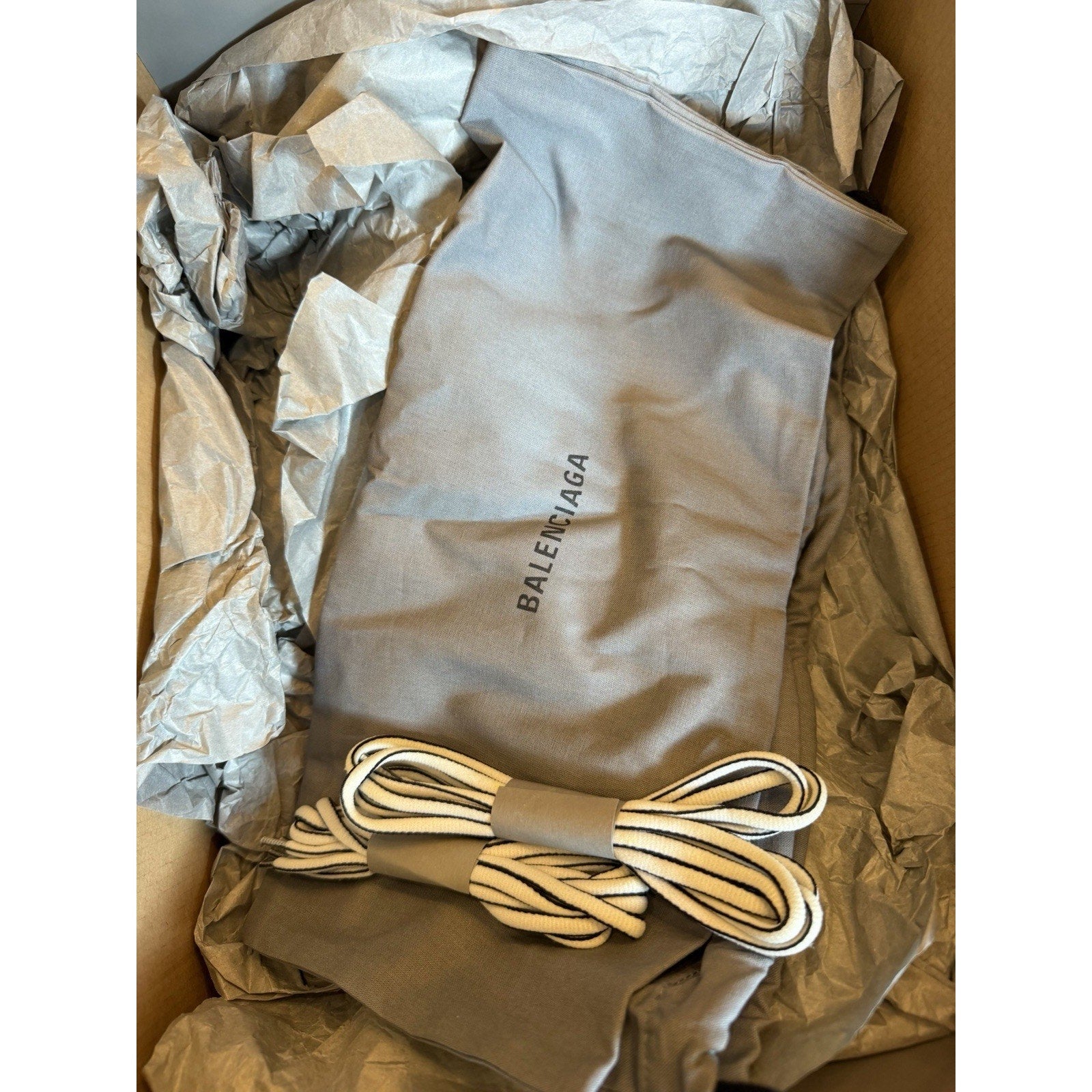 Size 40EU/7US - Balenciaga Track White NEW