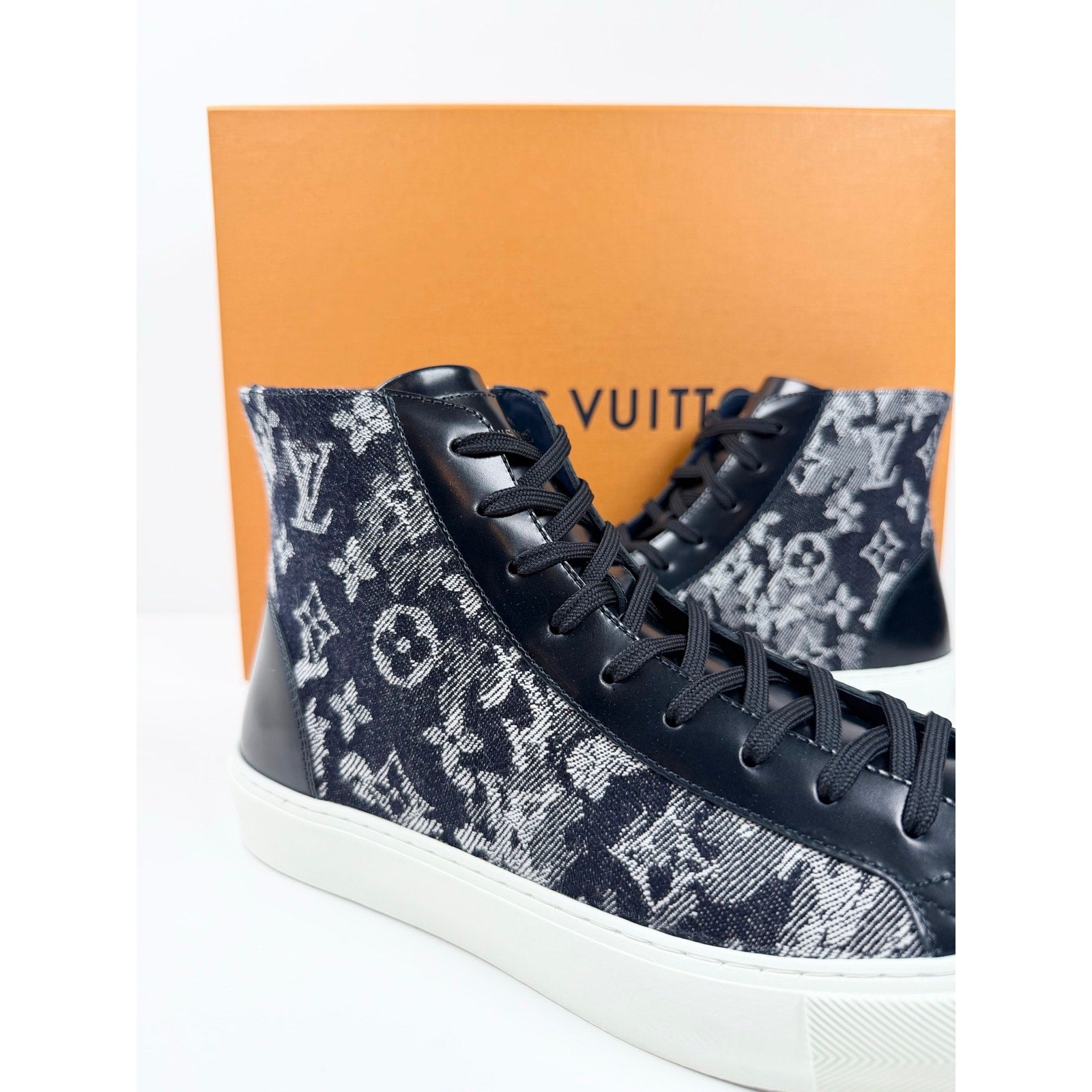 Size 7LV/8US - Louis Vuitton Tattoo Denim High Top NEW