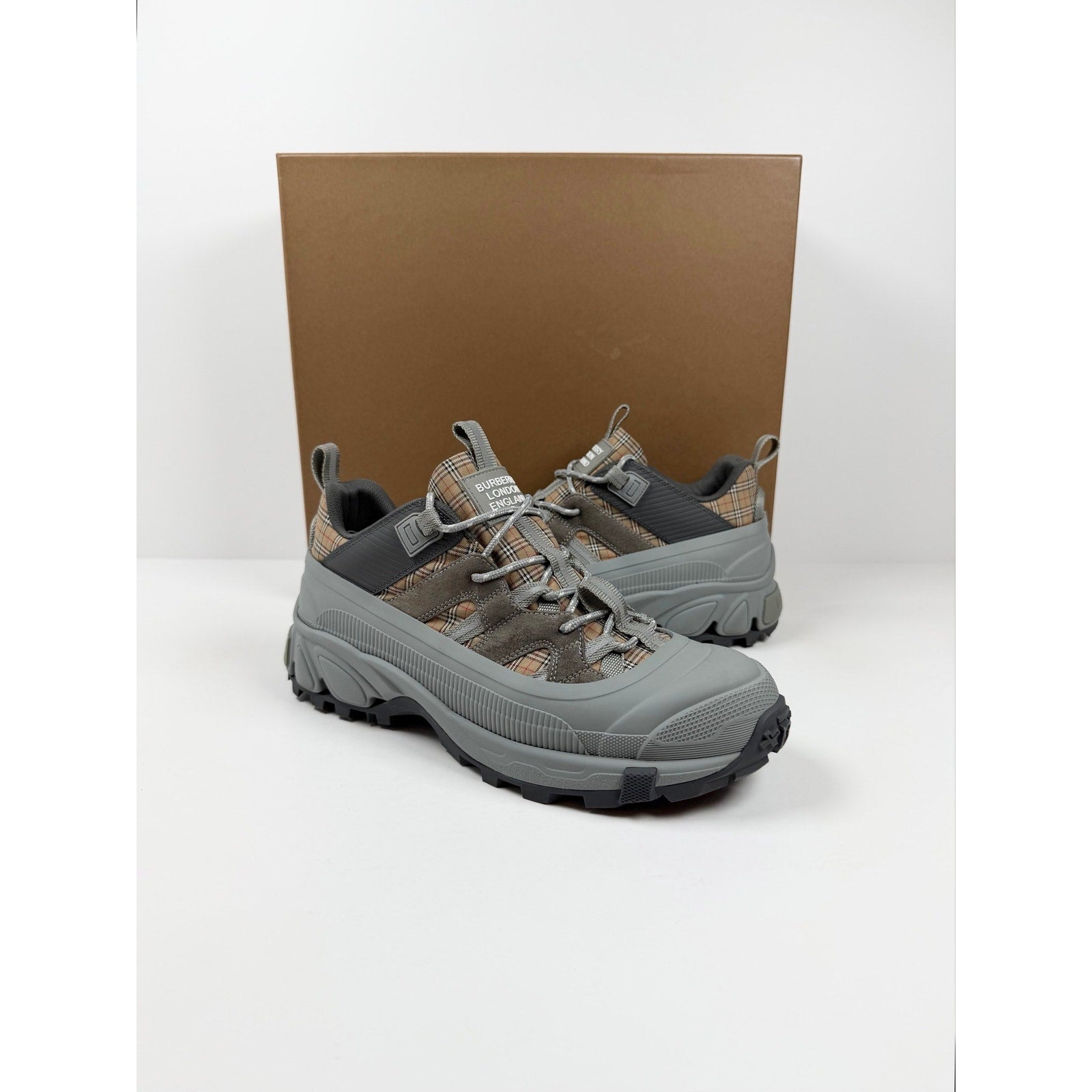 Size 42EU/9US - Burberry Arthur Grey Check Sneakers