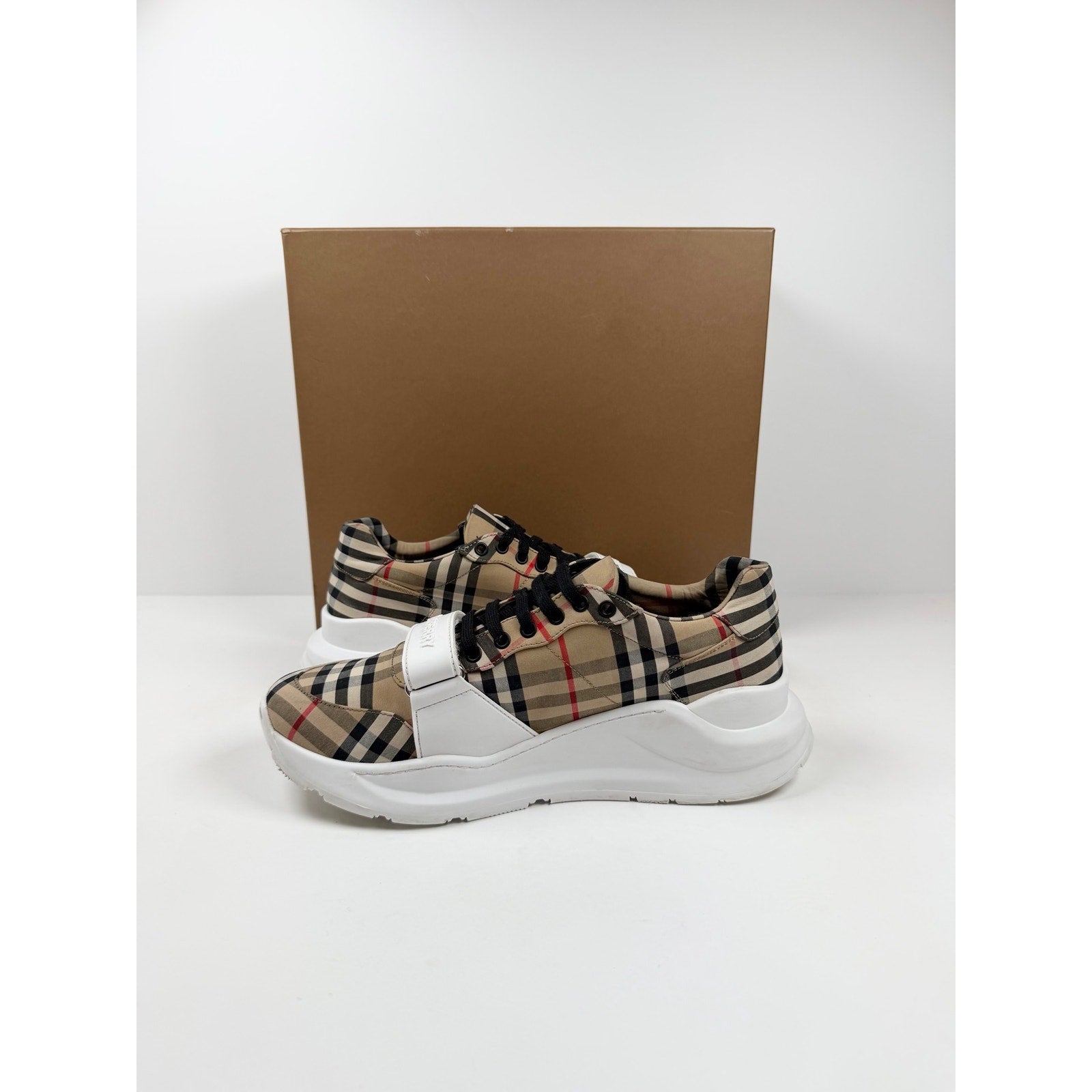 Size 45EU/12US - Burberry Ramsey Vintage Check