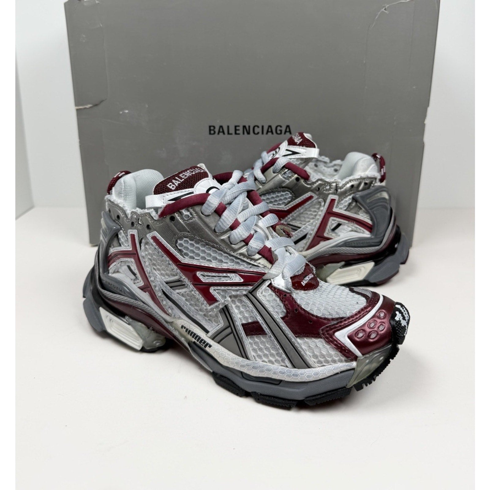 Size 34EU/4W - Balenciaga Runner Sneakers Burgundy NEW