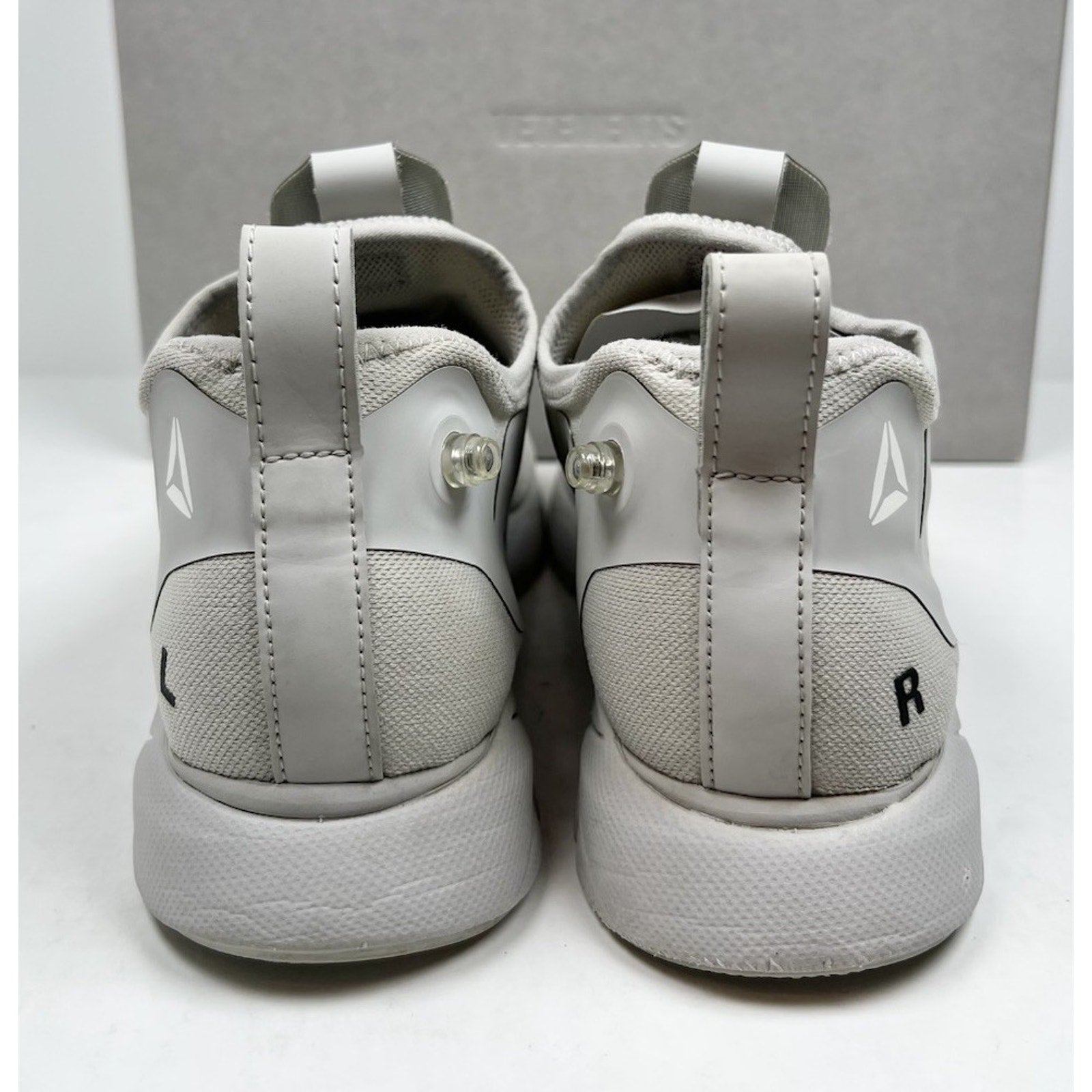 Size 9US - Reebok x Vetements Pump