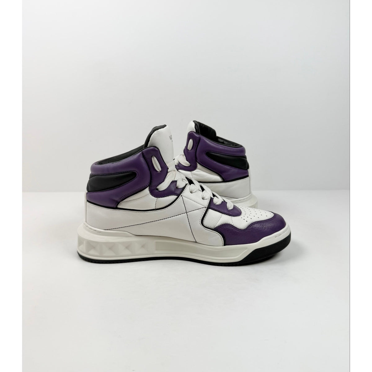 Size 41EU/8US - Valentino Garavani One Stud Mid Top