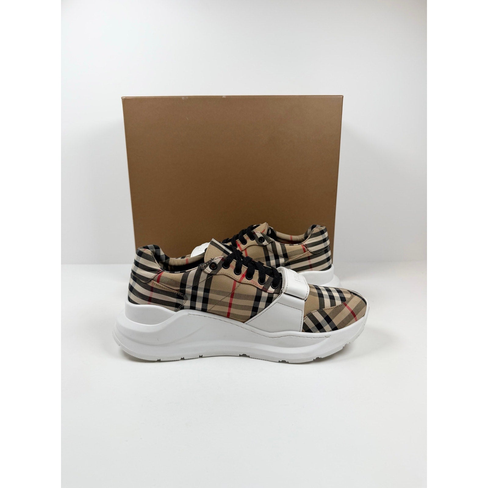 Size 45EU/12US - Burberry Ramsey Vintage Check
