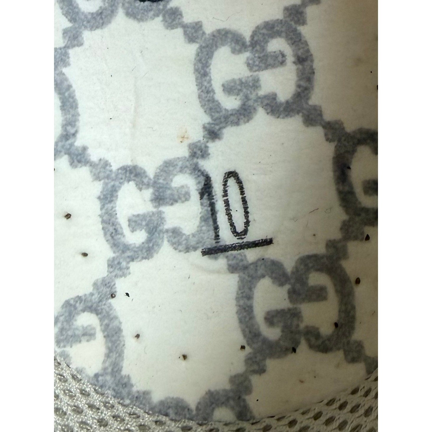 Size 10.5US - Gucci Flashtrek White Sneakers