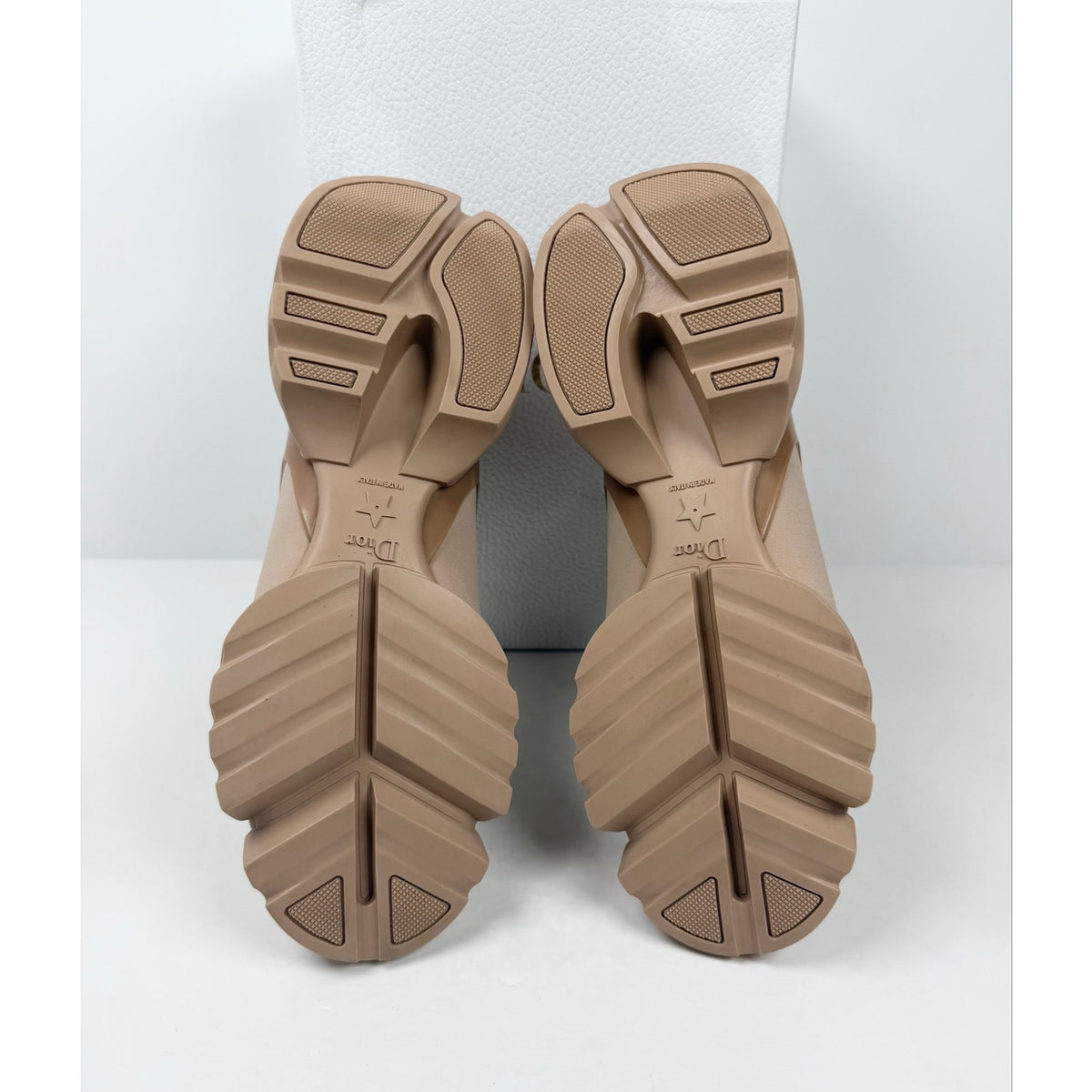 Size 9.5 - Dior D-Connect women’s NEW!