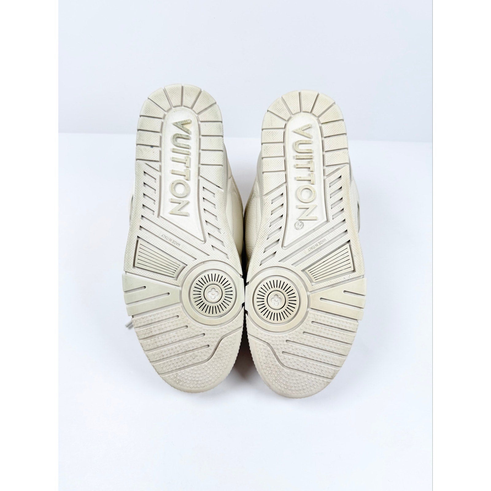 Size 8UK/9US - Louis Vuitton White Leather Skate