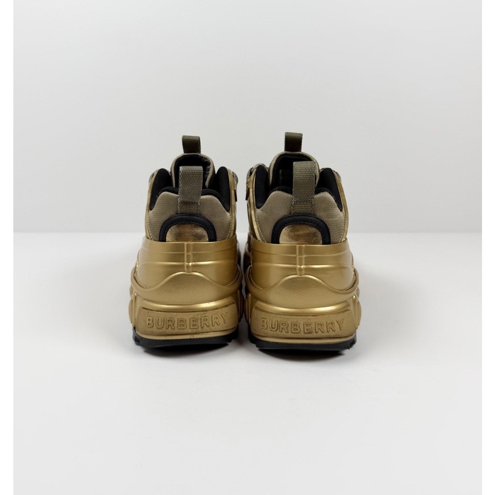 Size 41EU/8US - Burberry Arthur Gold Sneakers