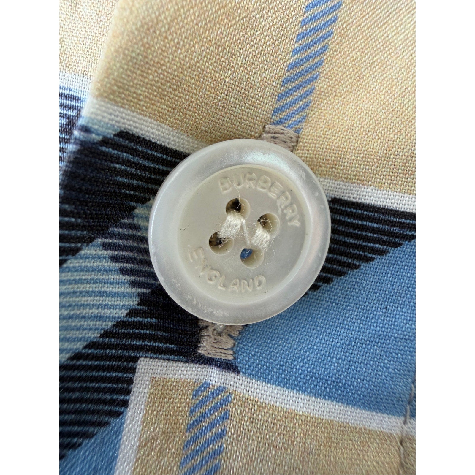Size 2XL - Burberry Check Button Up Shirt
