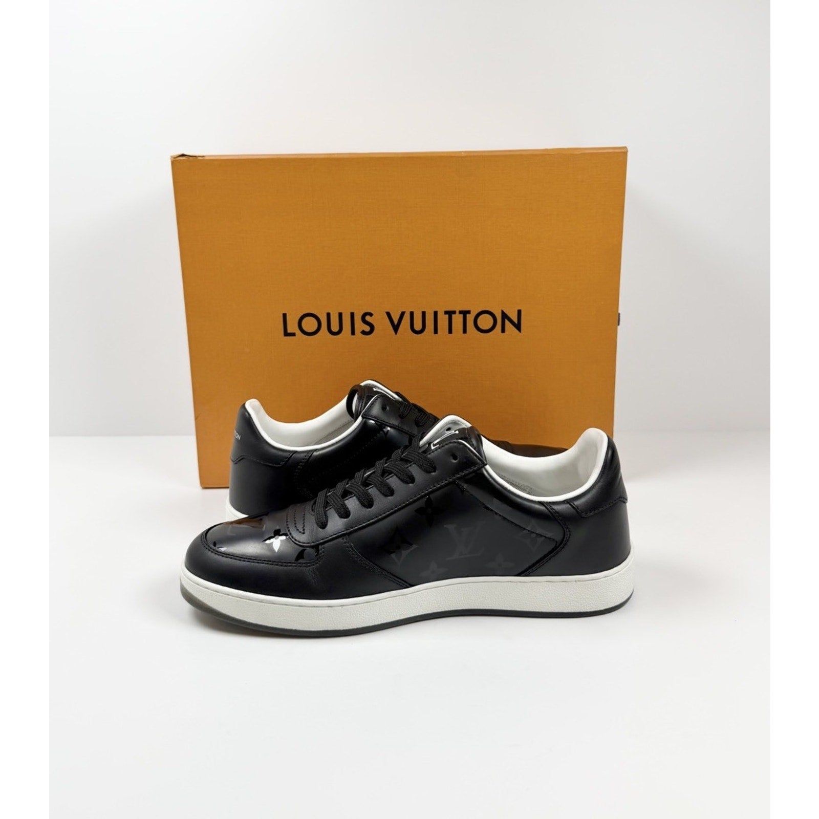 Size 7UK/8US - Louis Vuitton Rivoli Sneaker Low Like New