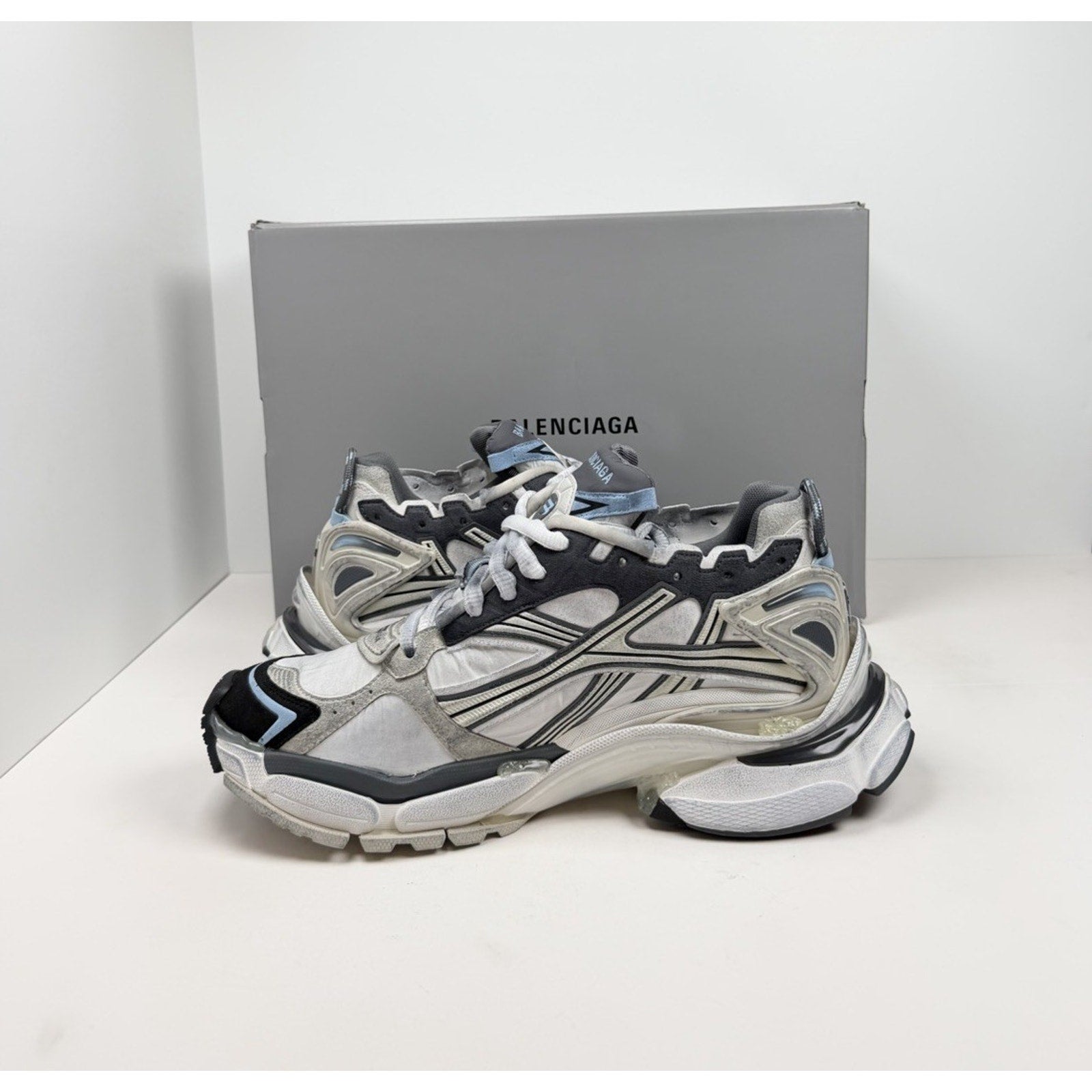 Size 43EU/10US - Balenciaga Runner Distressed NEW
