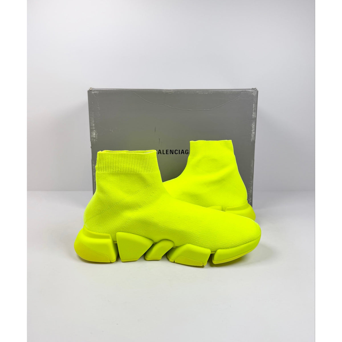 Size 43EU/10US - Balenciaga neon speed NEW!