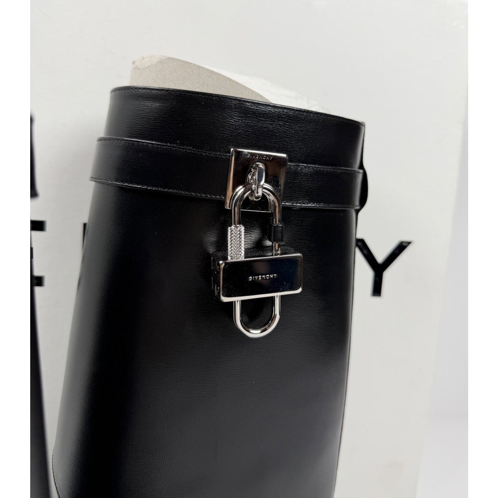 Size 37EU/7 - Givenchy Shark Lock Ankle Boots Leather