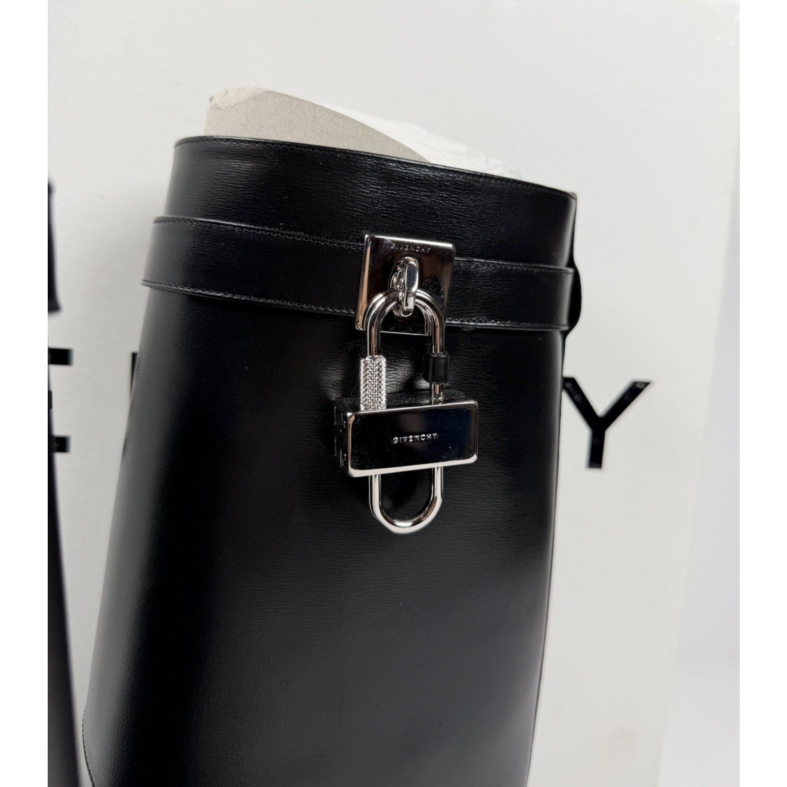 Size 37EU/7 - Givenchy Shark Lock Ankle Boots Leather
