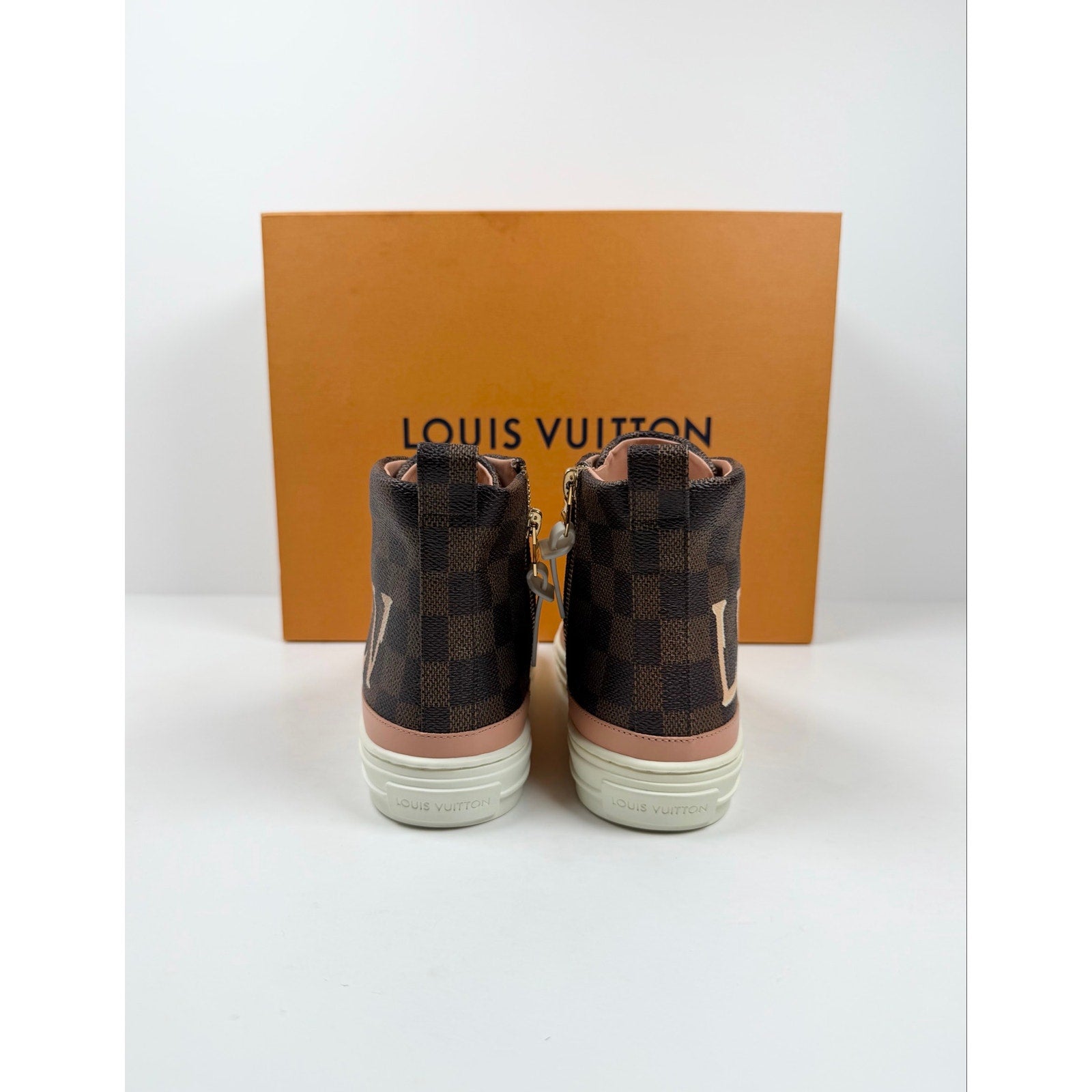 Size 6.5W - Louis Vuitton Damier High NEW!