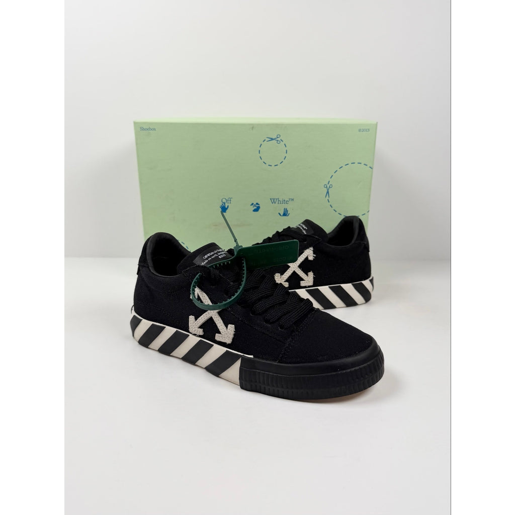 Size 8 Women’s - Off White Vulc Low Top Canvas