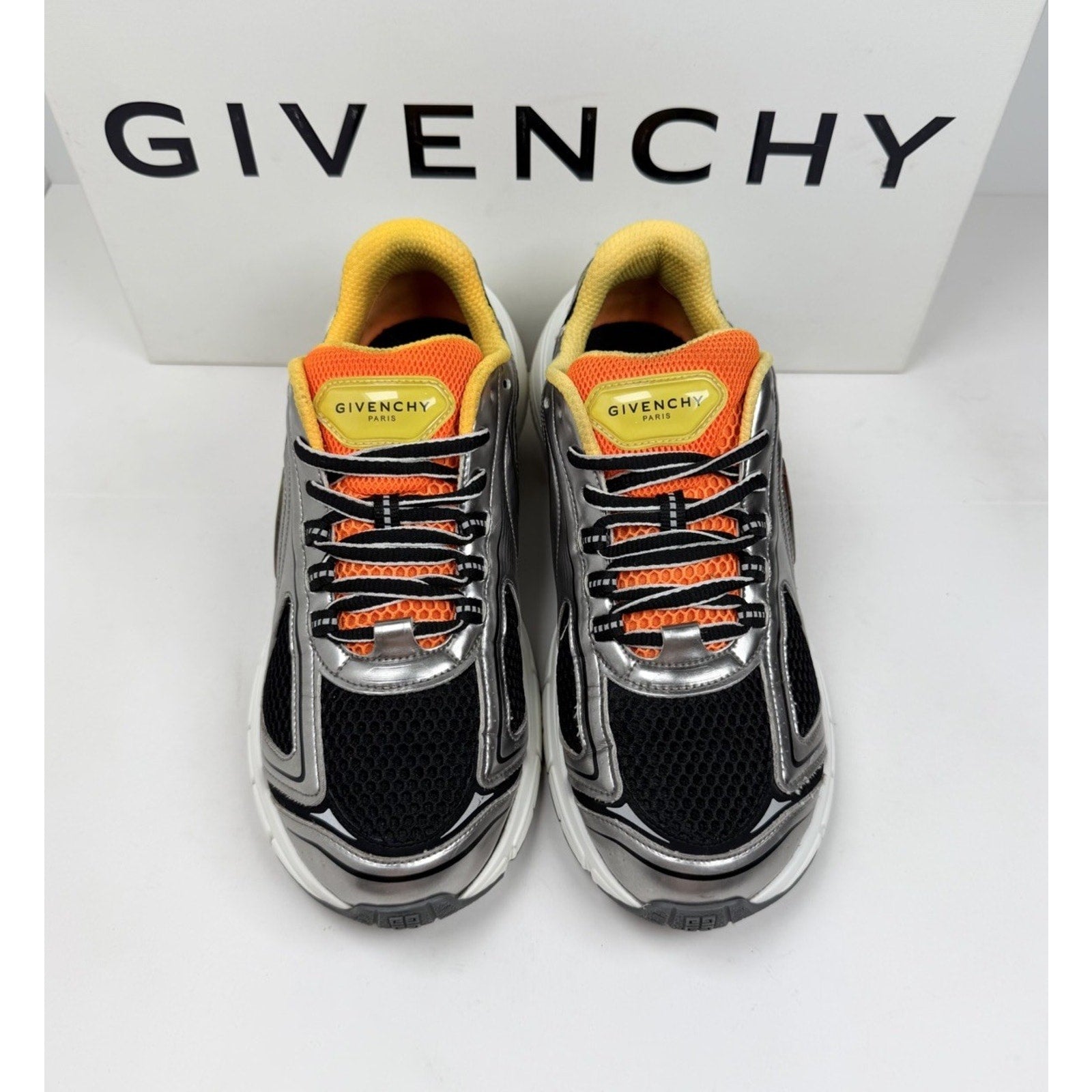 Size 39EU/6US - Givenchy TK-MX Runner