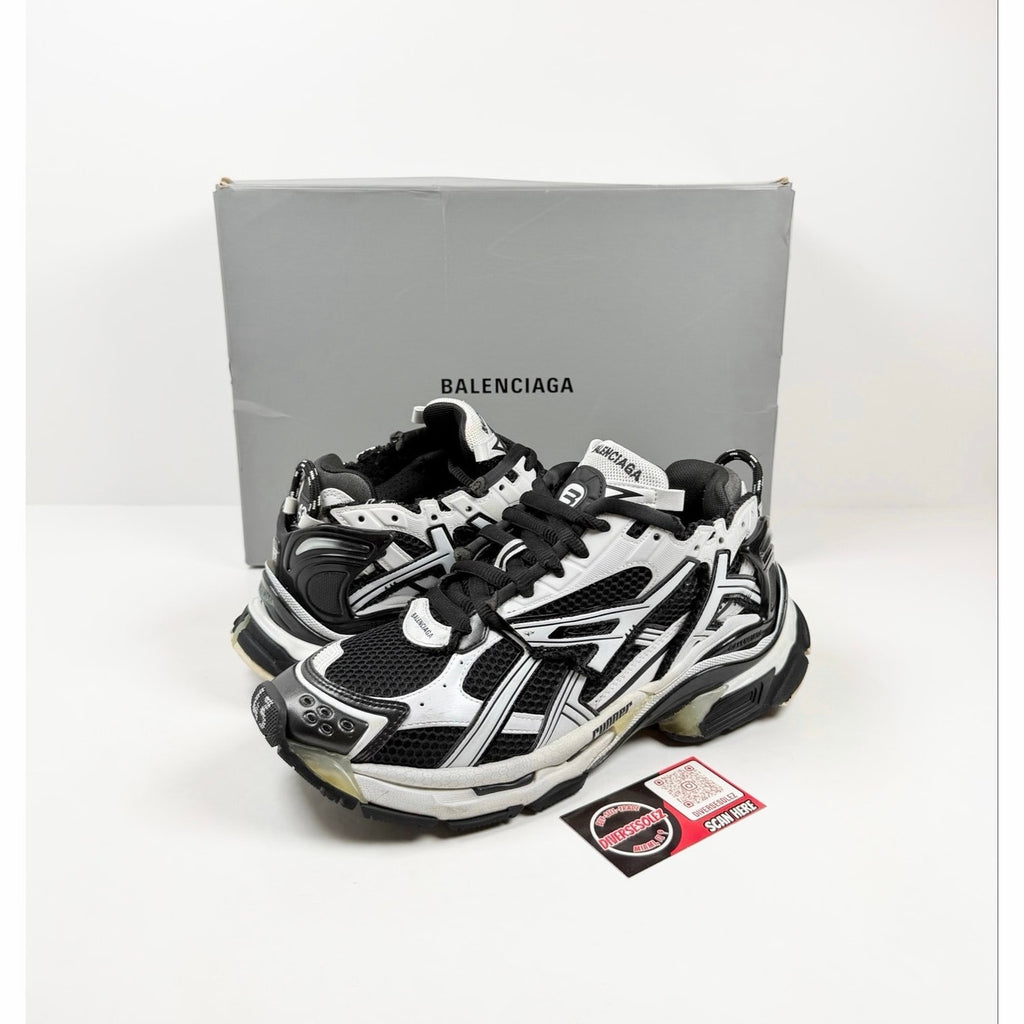 Size 43EU/10US - Balenciaga Runner Black White
