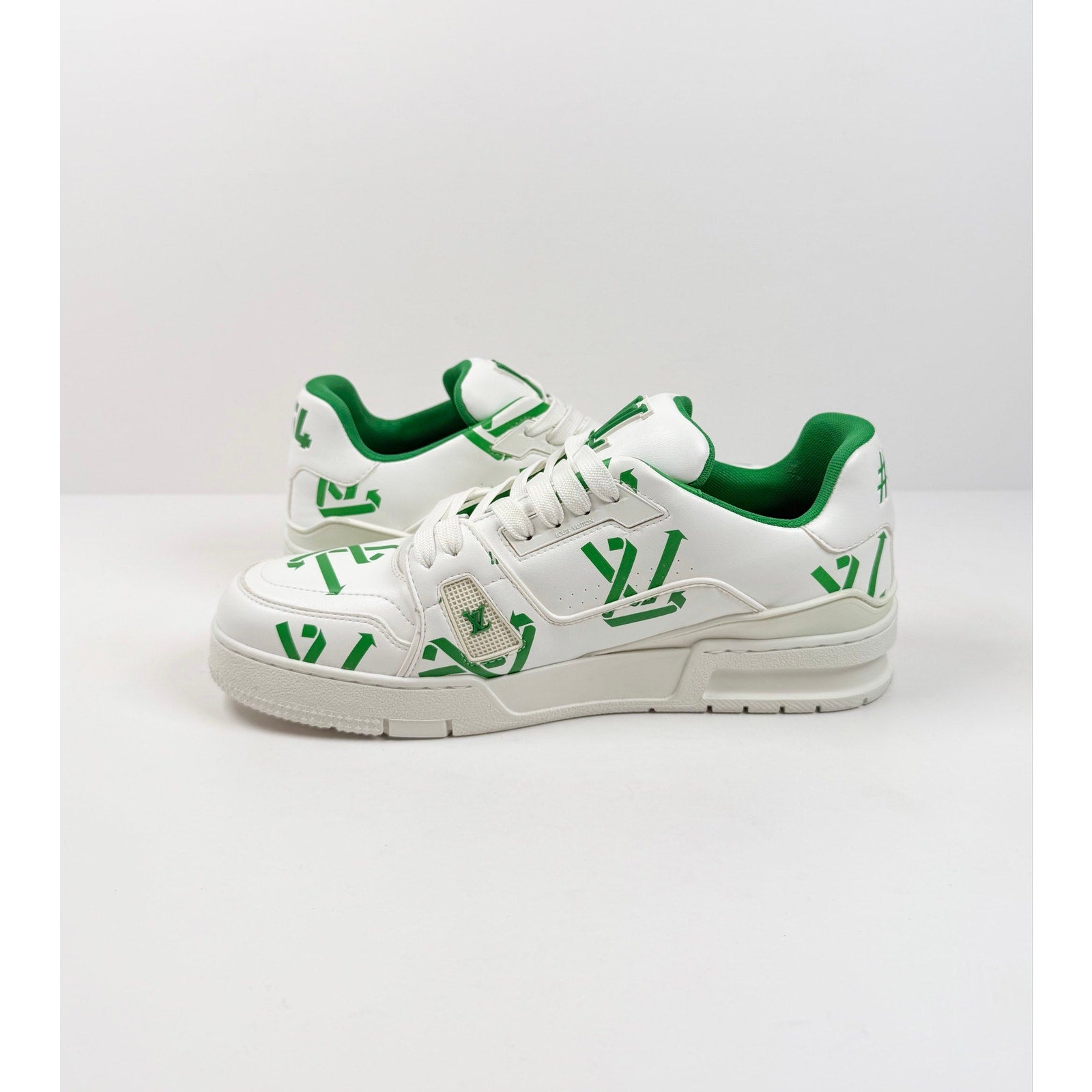 Size 7LV/8US - Louis Vuitton Trainer White Green