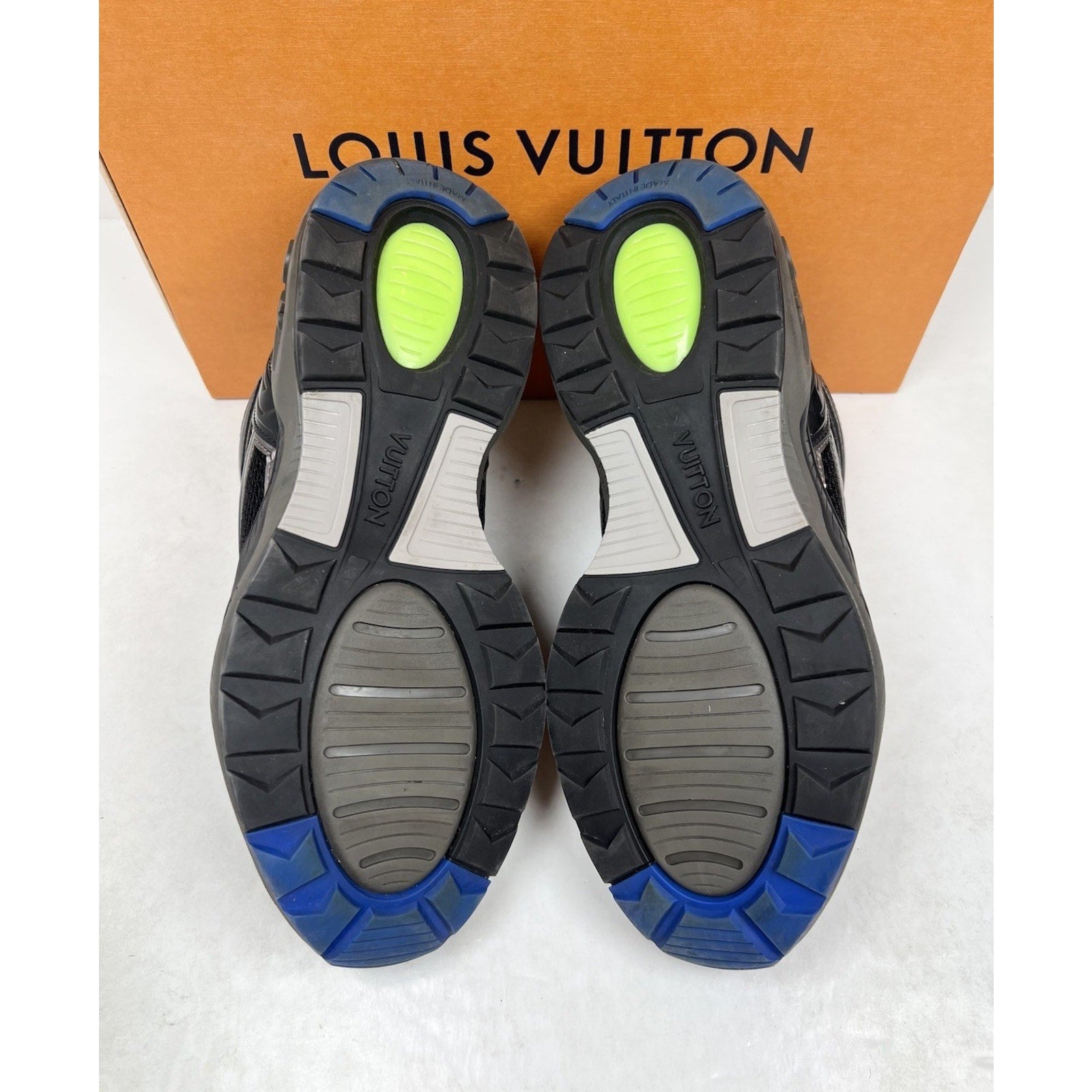Size 6.5LV/7.5US - Louis Vuitton LV Trail